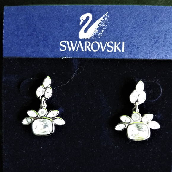 Swarovski Jewelry - NWT $155 Swarovski  pierced earrings 14K gold post